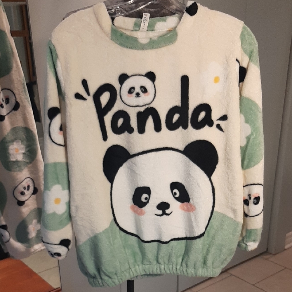 NWT SO CUTE🐼Panda Print Plush COZY Pajama Set - Cream & Green Fits Sz S/M - Picture 3 of 8